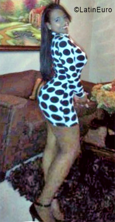 Date this gorgeous Dominican Republic girl Yesel from Santiago DO26588