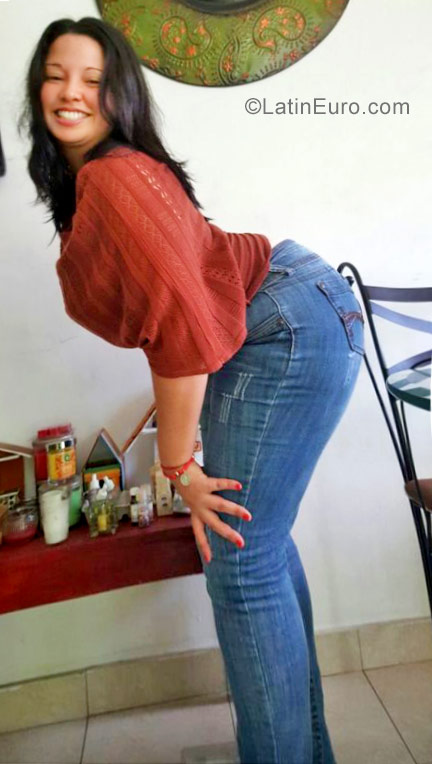 Date this voluptuous Panama girl Itzel from Panama City PA1312