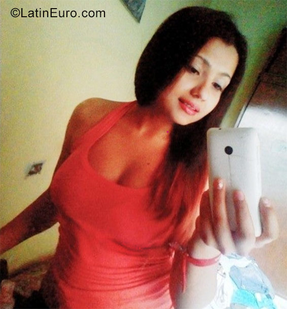 Date this gorgeous Colombia girl Luisa from Pereira CO20668
