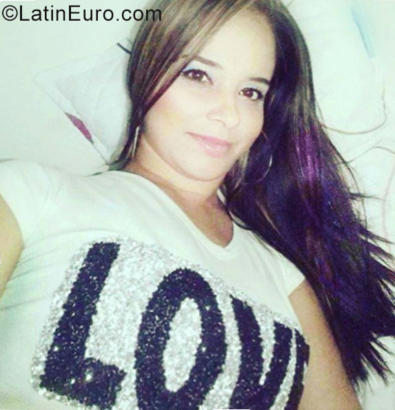 Date this young Colombia girl Paola andrea from Medellin CO21629