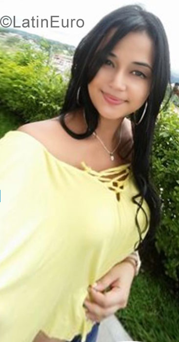 Date this tall Colombia girl Isabel from Pereira CO21647