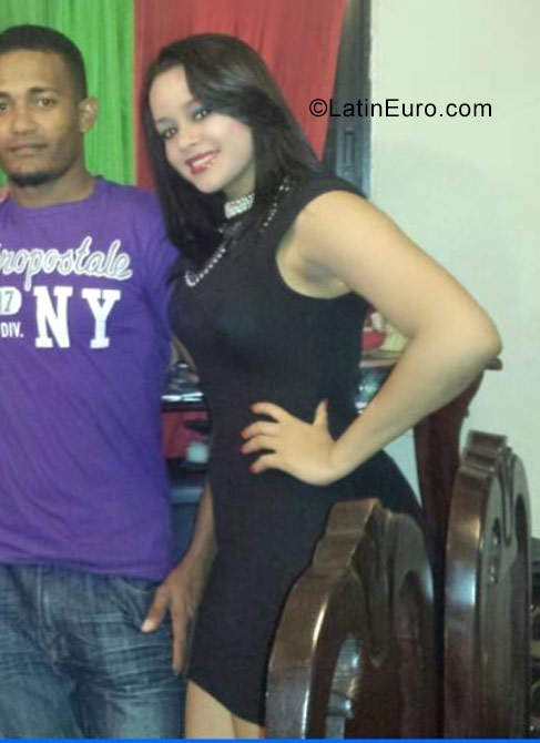 Date this athletic Dominican Republic girl Yenice from Santiago DO29647