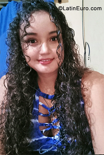 Date this happy Honduras girl Nubia from San Pedro Sula HN2935