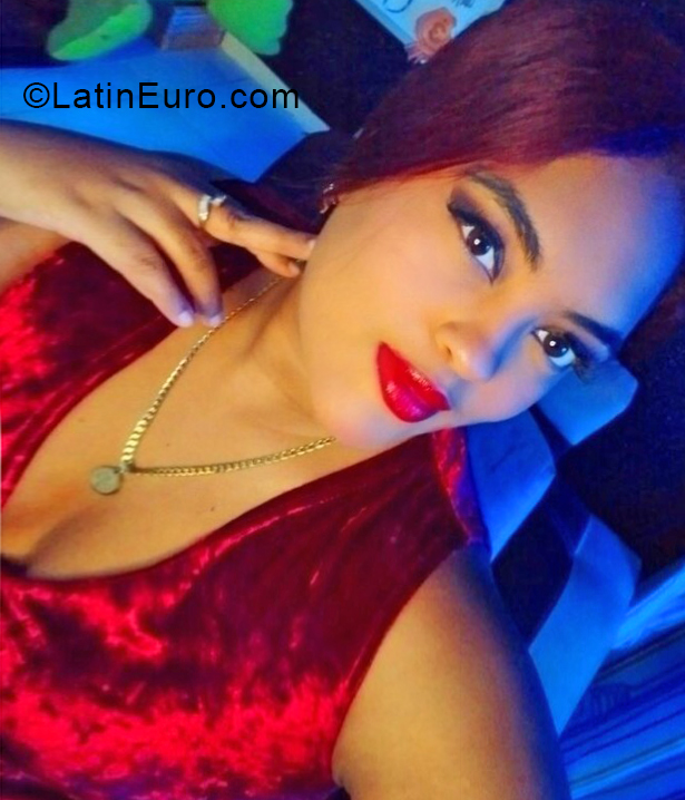 Date this hot Colombia girl Brenda from Cali CO31823