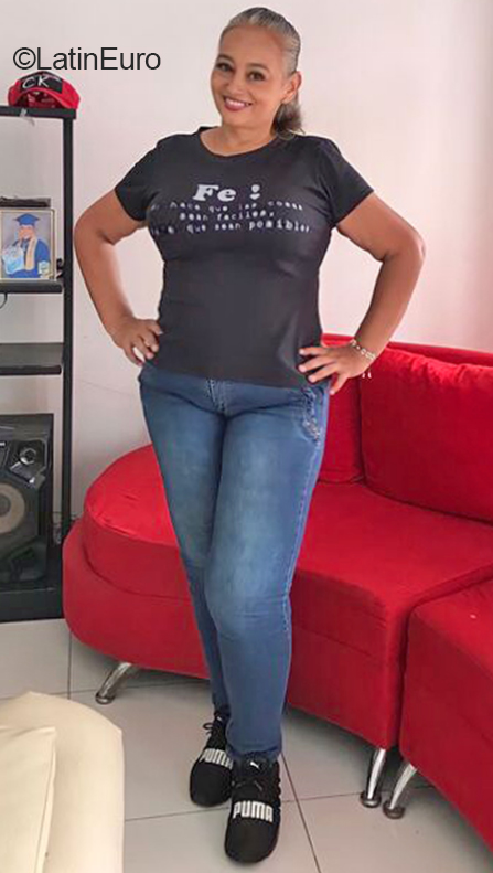 Date this gorgeous Colombia girl Yolisbeth from Valledupar CO31909