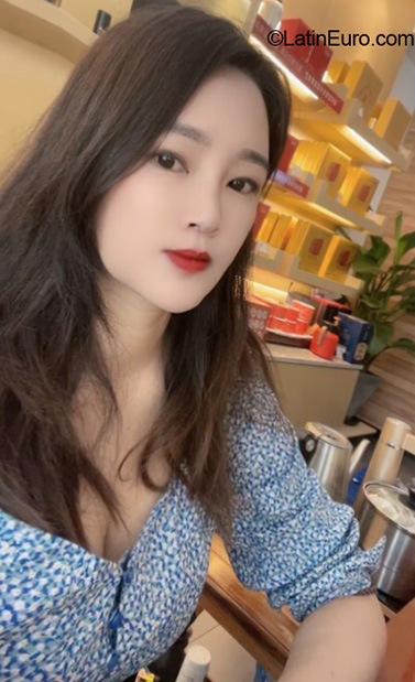 Date this foxy Hong Kong girl Chensandi from Hongkong. HK25