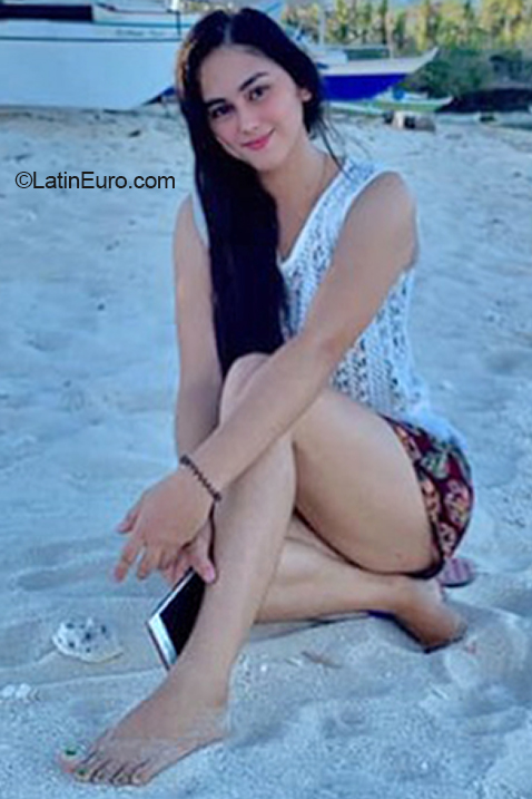 Date this attractive Philippines girl Joy from Cagayan De Oro PH1064