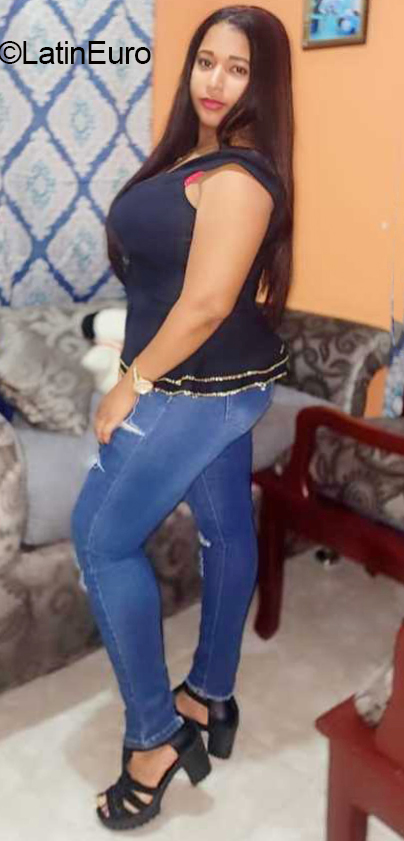 Date this athletic Dominican Republic girl Maria from San Cristobal DO40997