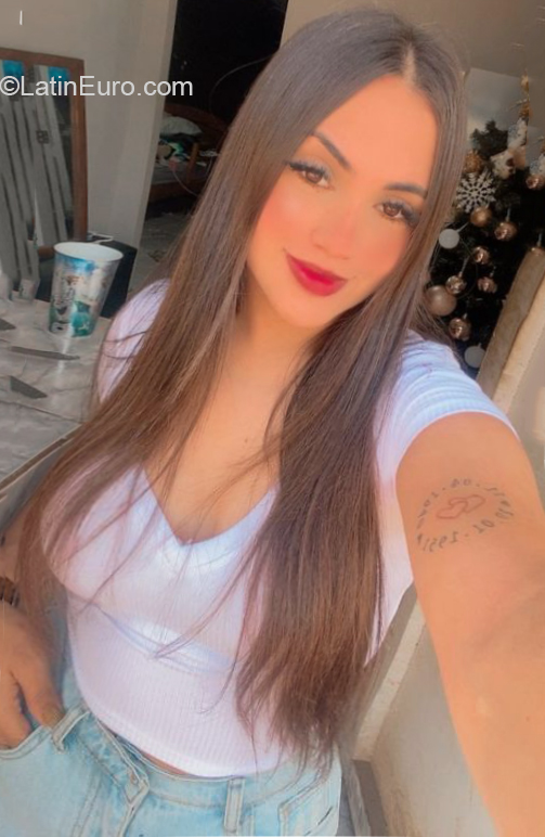 Date this attractive Colombia girl Josi from Bogota CO32094