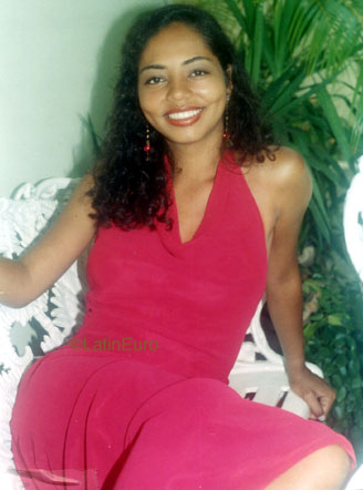 Date this attractive Brazil girl Paolle from  B9219