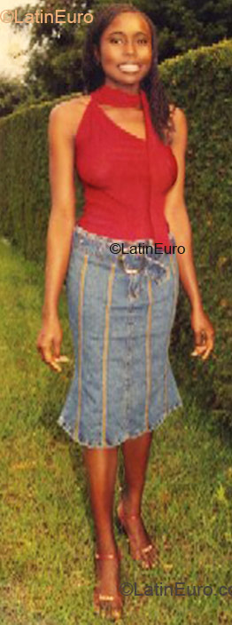 Date this attractive Any Country girl Pauline from  A9515