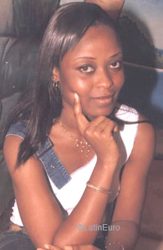 Date this good-looking Ivory Coast girl Dally from  A9881
