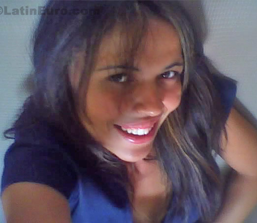 Date this gorgeous Brazil girl Catia from Sao Carlos B-101