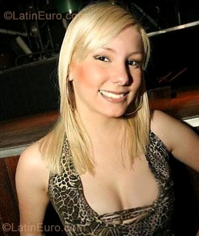 Date this cute Brazil girl Camila from Curitiba B-122