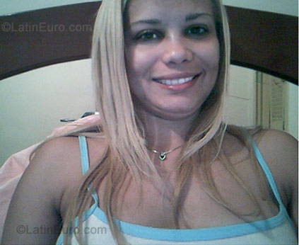 Date this hot Brazil girl Kelly from Sao Paulo B-161