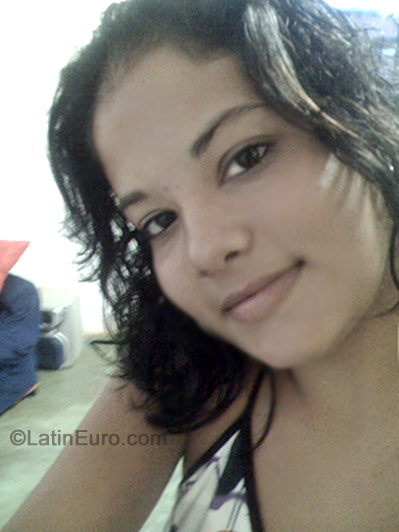 Date this good-looking Brazil girl Carolina from Barretos B-235