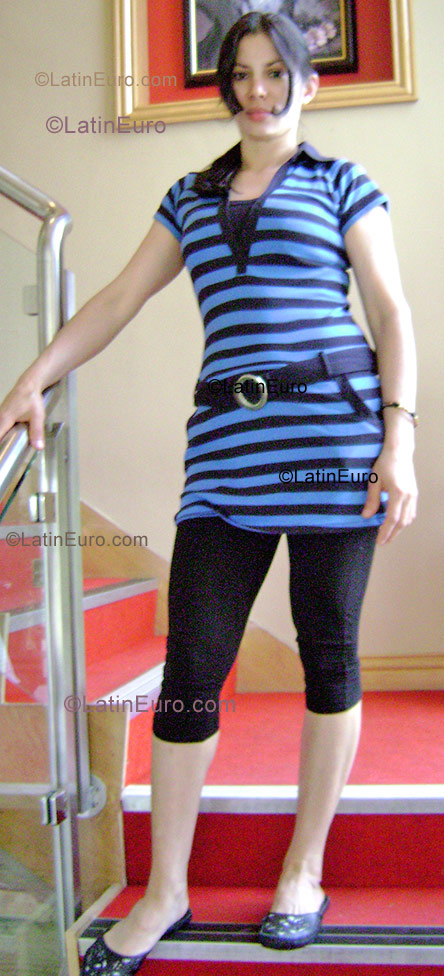 Date this hot Brazil girl Helena from  B1009