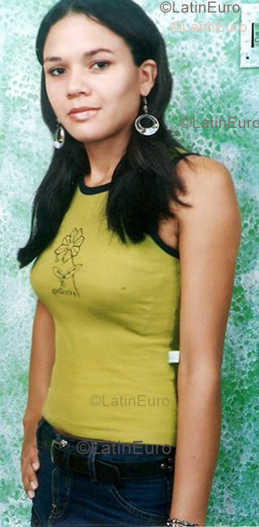 Date this young Brazil girl B1012 from Araguaina B1012