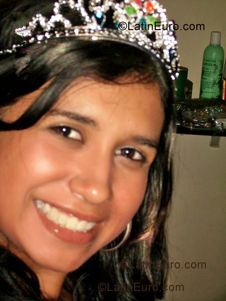 Date this hard body Brazil girl Natalia from Petropolis B1024