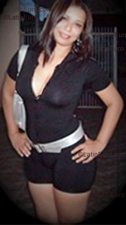 Date this sensual Brazil girl Juliana from Londrina B1028