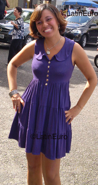 Date this good-looking Brazil girl Lilian from Salvador B1038