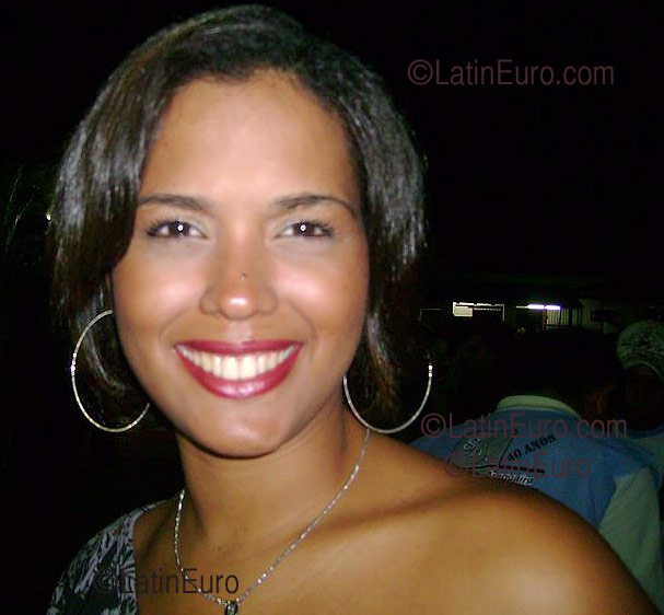 Date this sultry Brazil girl Ana from Araguaina B1078