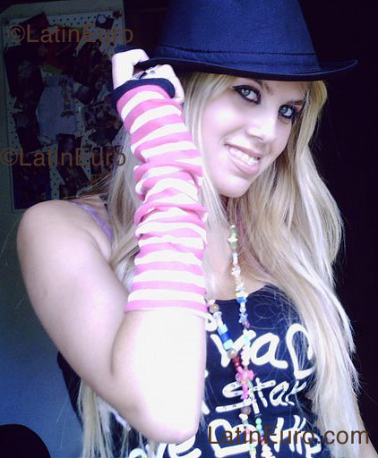 Date this charming Brazil girl May from Joao Pessoa B1156