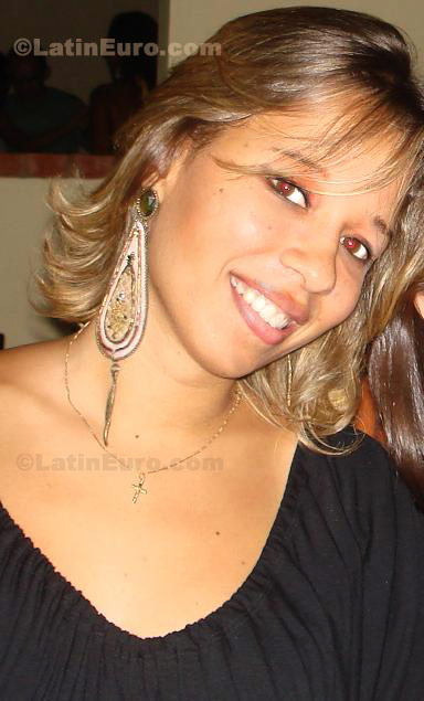 Date this pretty Brazil girl Marina from Montes Claros B116