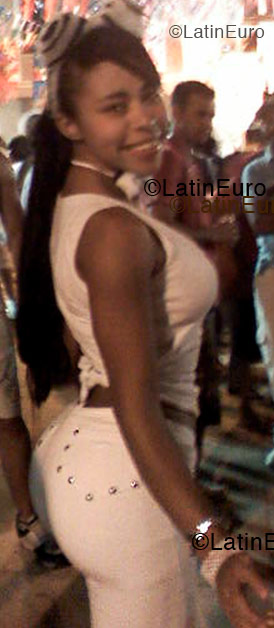 Date this happy Brazil girl Luci from Sao Paulo B1269