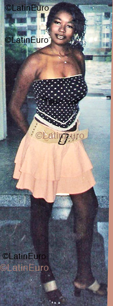 Date this funny Brazil girl Gilvania from Belford Roxo B1327