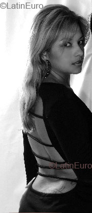 Date this foxy Brazil girl Angelica from Ubatuba B1373