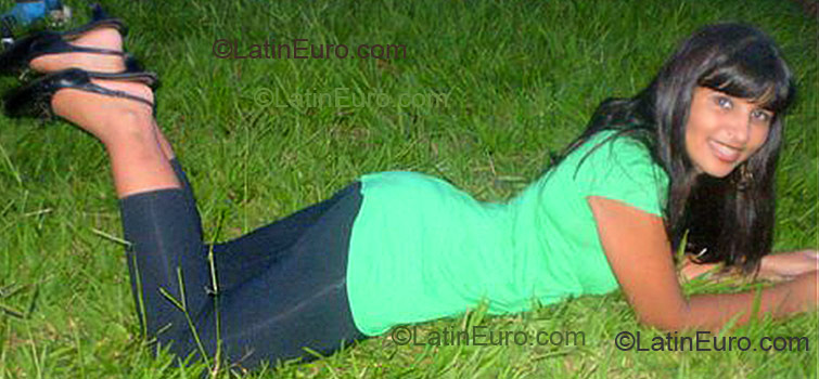 Date this hard body Brazil girl Arenice from Palmas B1378