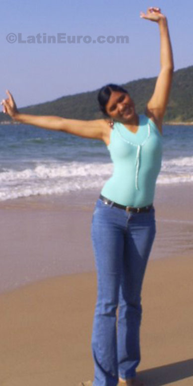 Date this attractive Brazil girl Eliney from Sao Jose BR3764