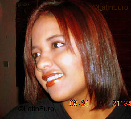 Date this nice looking Brazil girl Patricia from Nova Ponte B1462