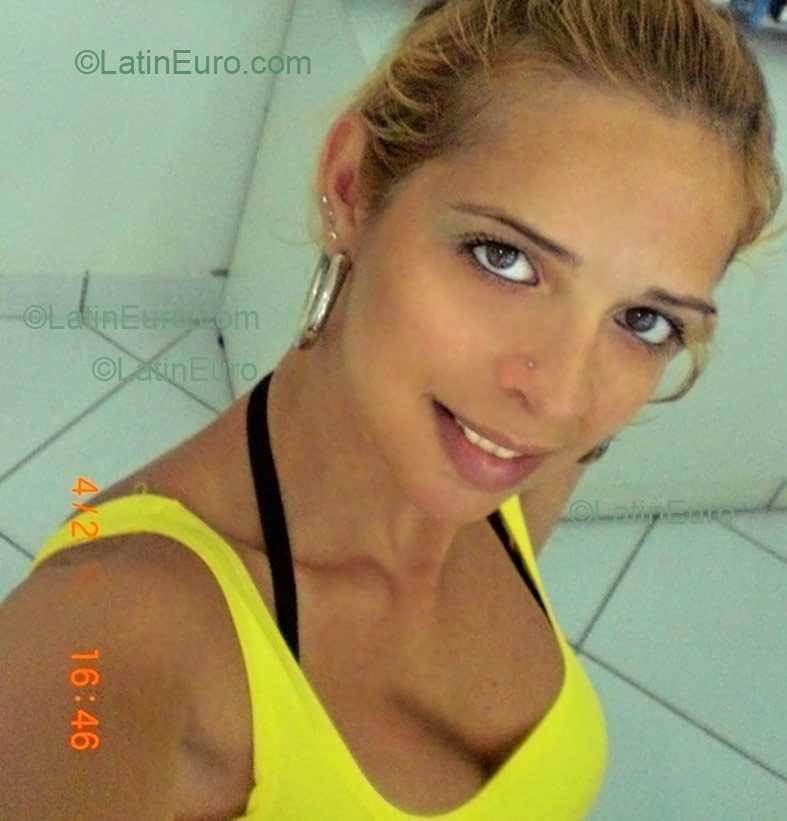 Date this fun Brazil girl Priscilla from Sao Mateus B1464