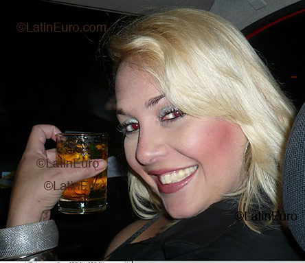 Date this sensual Brazil girl Bruna from Gama B1508