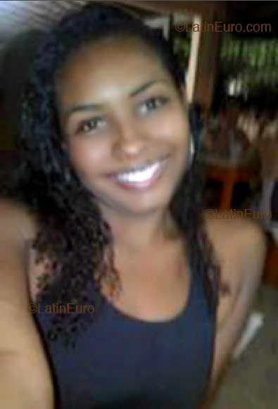 Date this happy Brazil girl Poliana from Vila Velha B1534