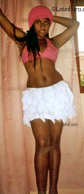 Date this charming Brazil girl Antonia from Sao Paulo B1653