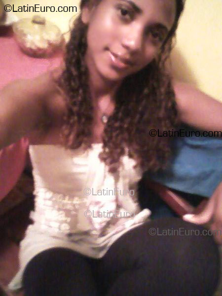 Date this hot Brazil girl Raquel from Hortolandia B1667