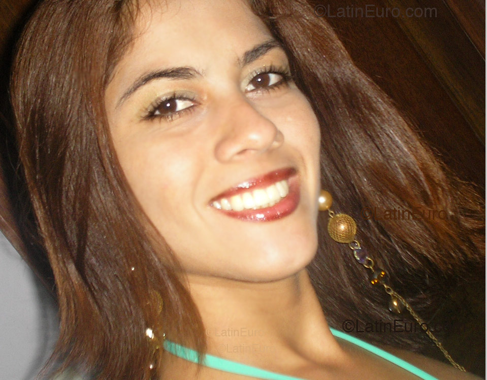 Date this cute Brazil girl Luanna from Belem B1714