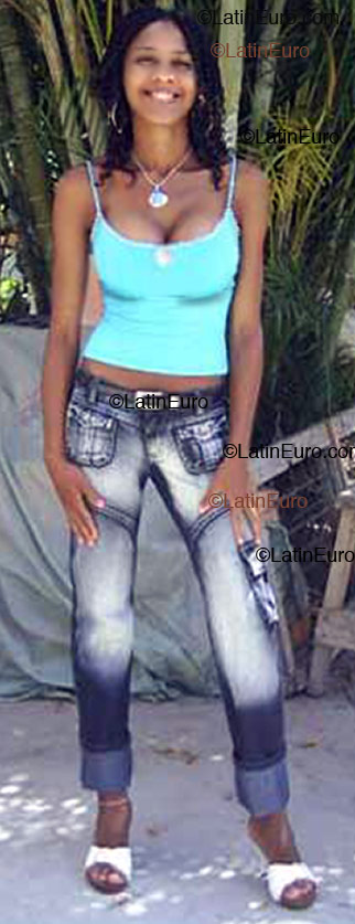 Date this delightful Brazil girl Miriene from Dias D'avila B1729