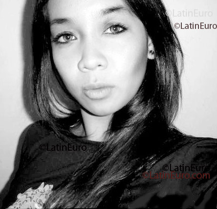 Date this georgeous Brazil girl Sathy from  B1819