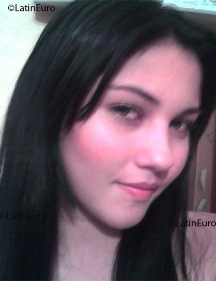 Date this beautiful Brazil girl Tanny from  B1825