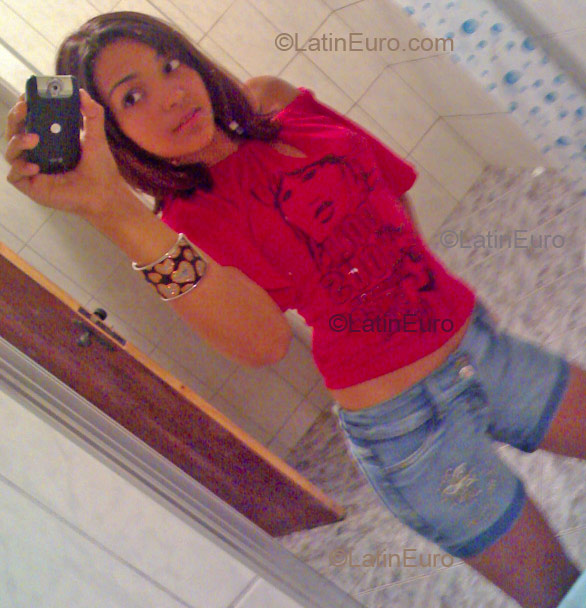 Date this passionate Brazil girl Carina from Guaruja B1837