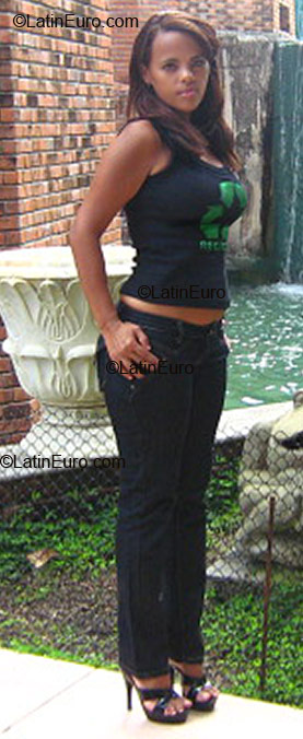 Date this hot Brazil girl Alexandra from Recife B1866