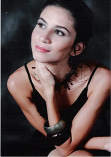 Date this foxy Brazil girl Roberta from Rio De Janeiro B1889