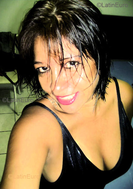 Date this sensual Brazil girl Marcella from  B1947