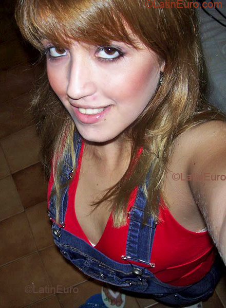 Date this beautiful Brazil girl Daniele from  B1952