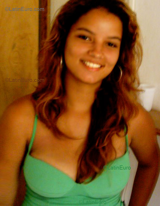 Date this cute Brazil girl Cinthya from Maceio B1993