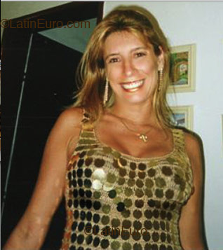 Date this athletic Brazil girl Karla from Rio Grande B2028